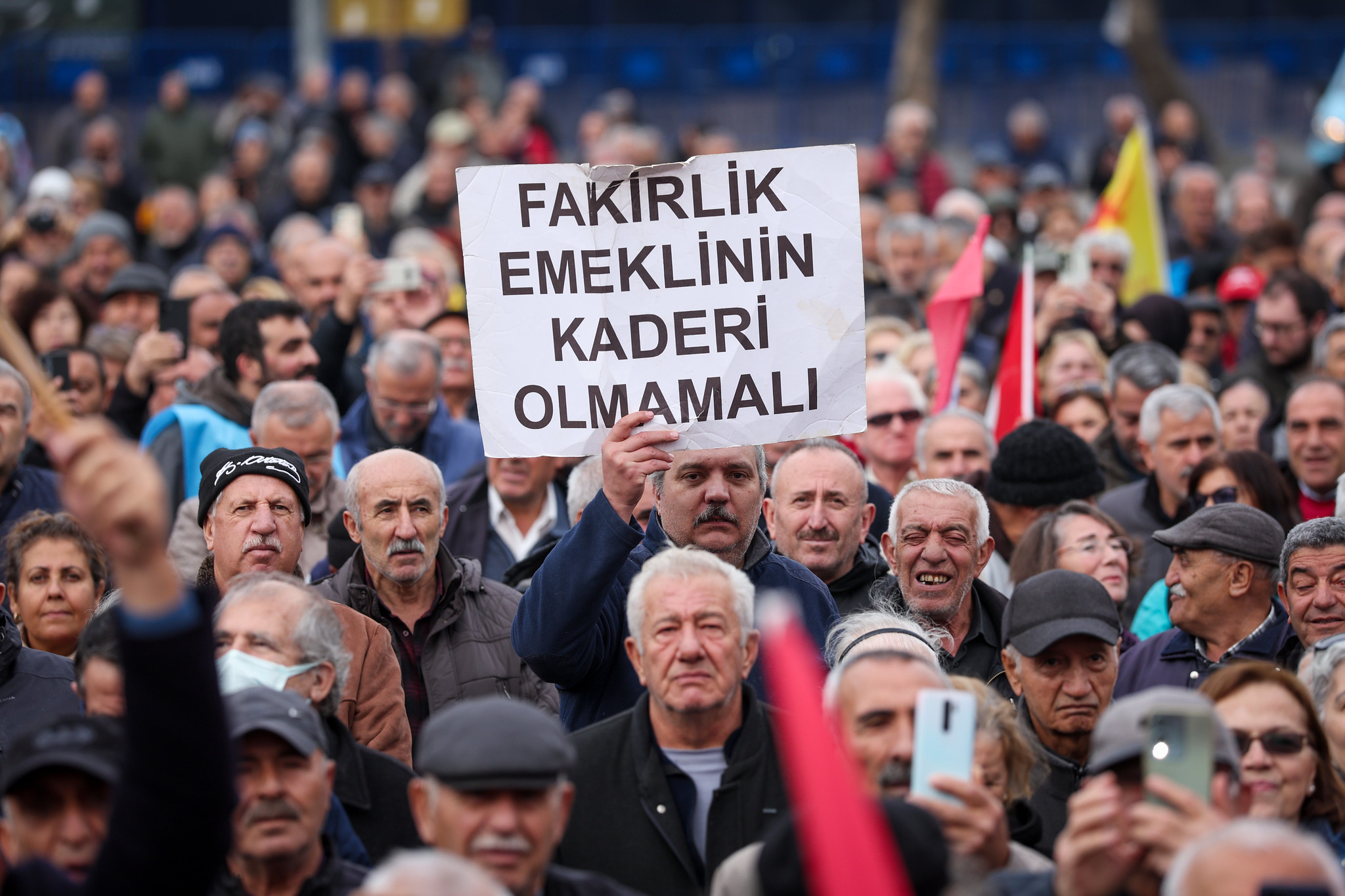 Emeklilik hayatta kalma mücadelesine dönüştü